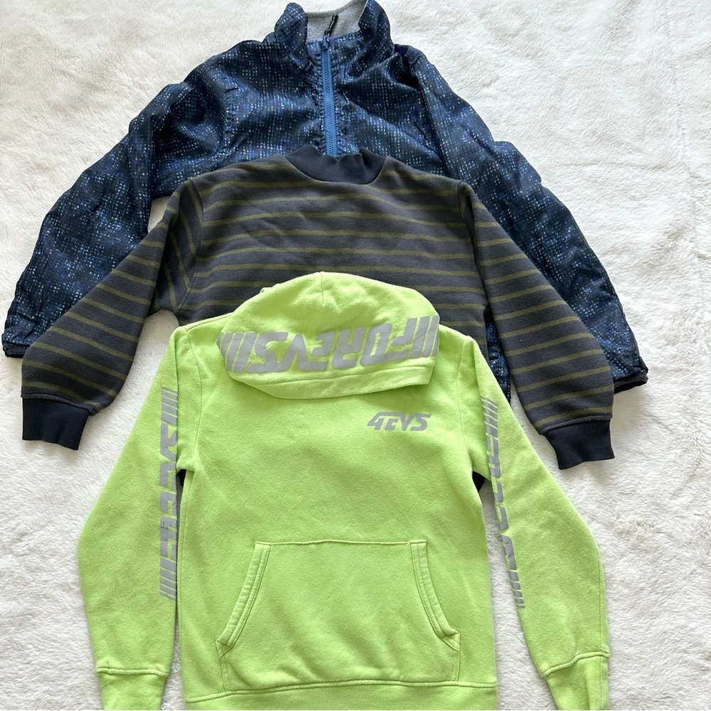 Bundle of boys tops size 6-7 years